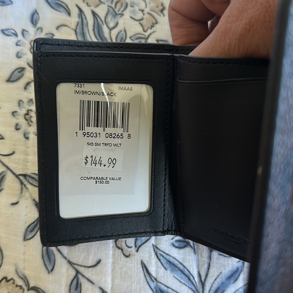 🥰- Coach Wallet 🥰 - Picture 3 of 5